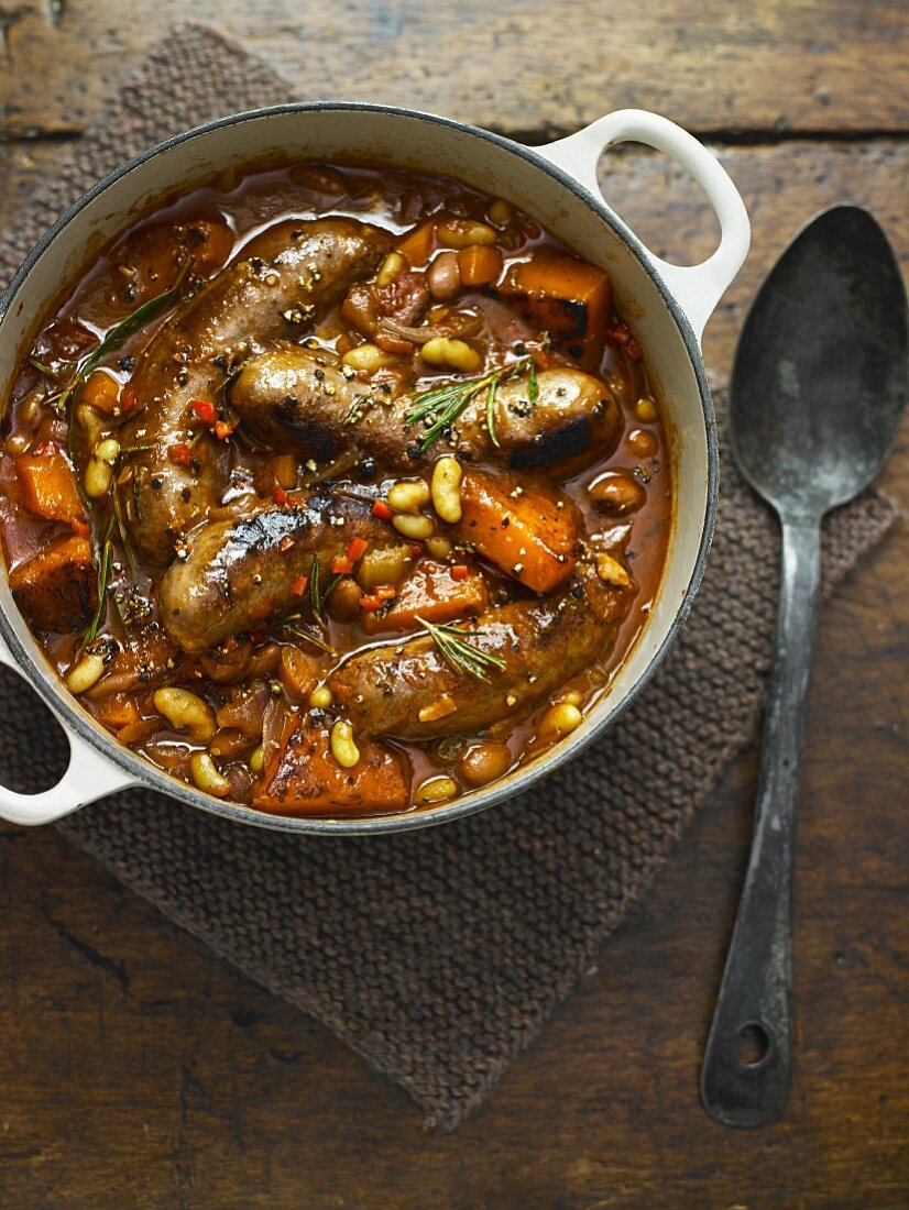 Sausage and bean stew with garlic and chilli