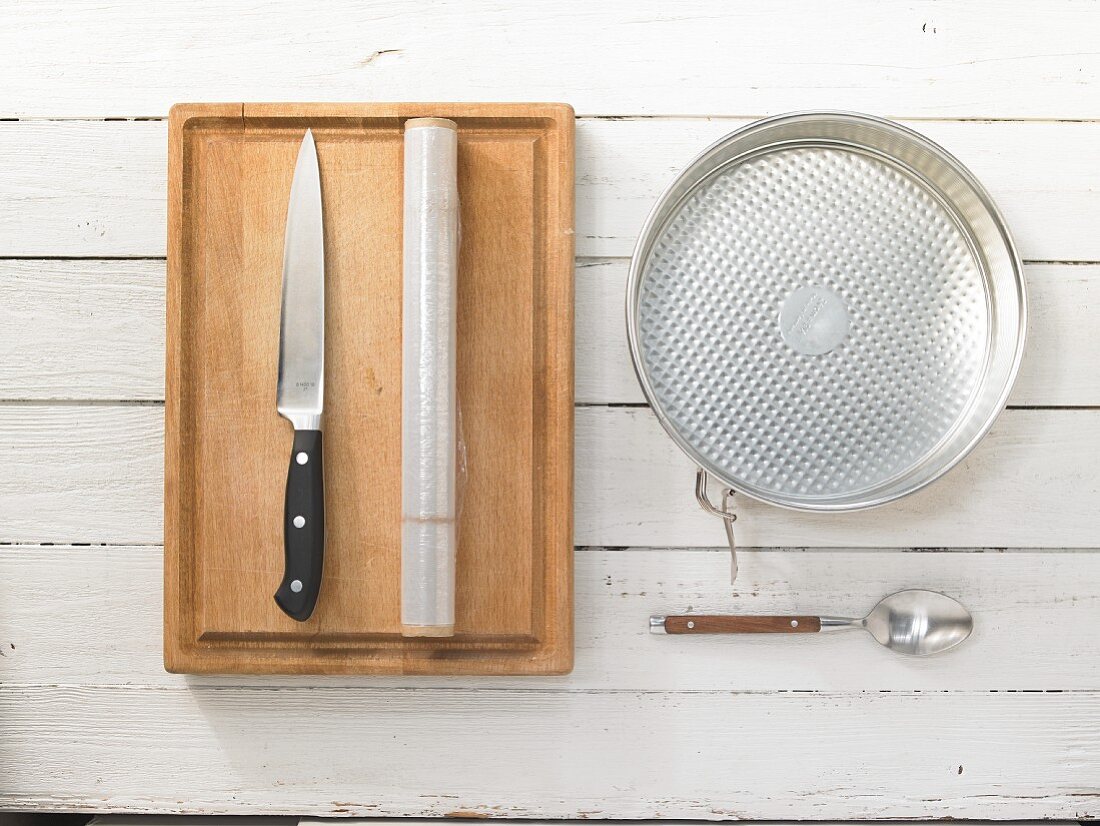 Kitchen utensils for making sushi
