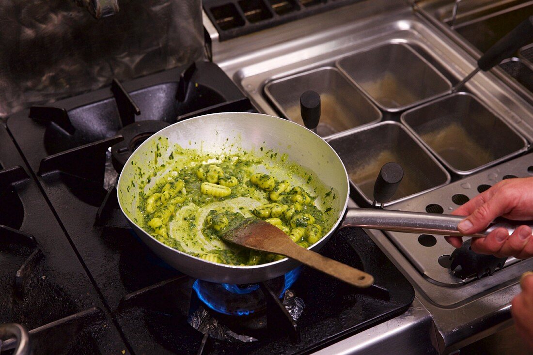 Gnocchi Pan Cooker