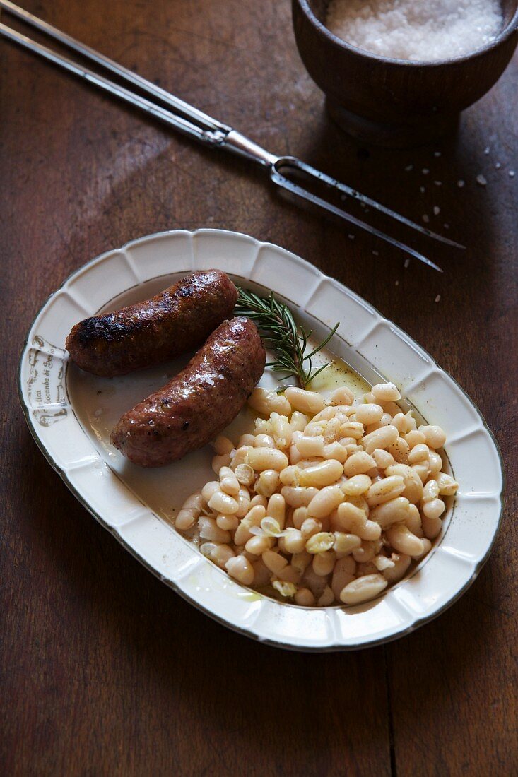Sausages with white beans