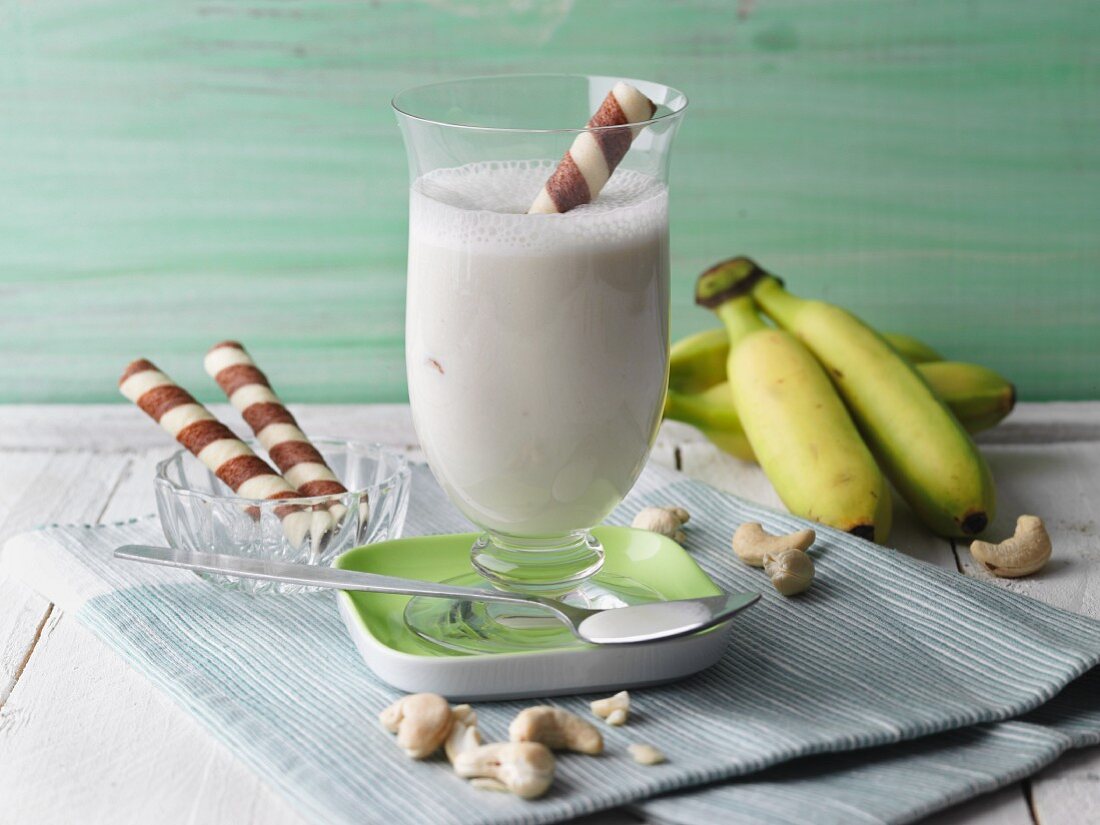 Honig-Cashew-Milch mit Banane