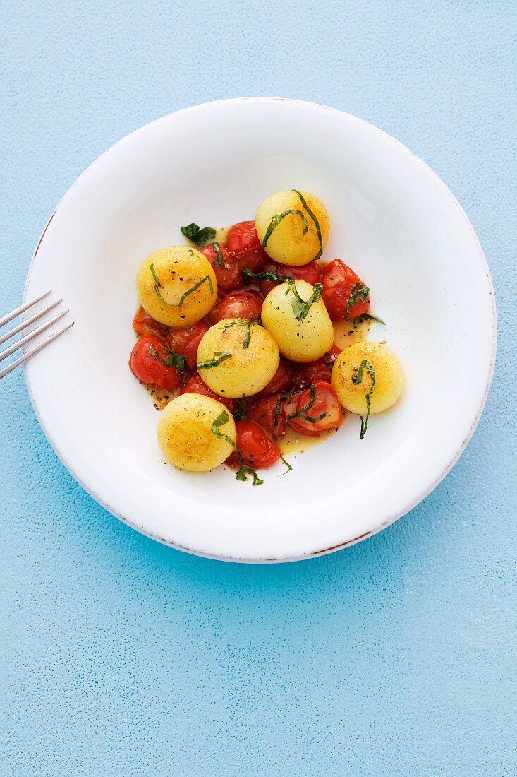 Tomaten-Basilikum-Klösse