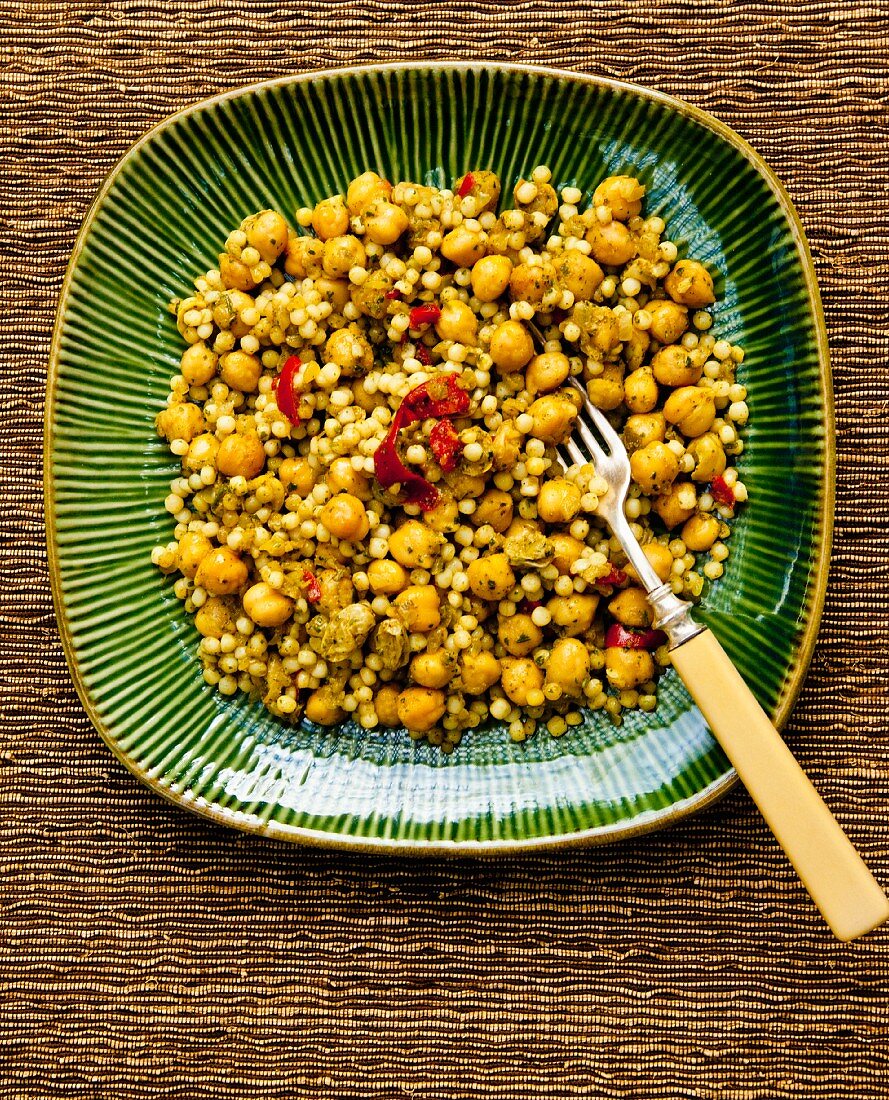 Couscous chickpea curry salad