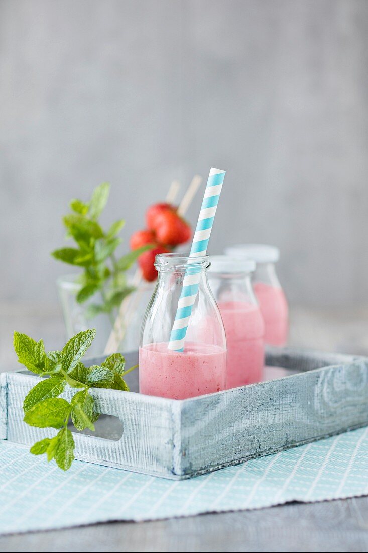 Strawberry smoothies with acai powder