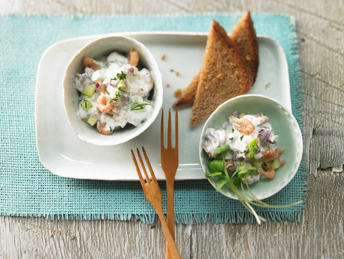 Crab salad with apple and cress