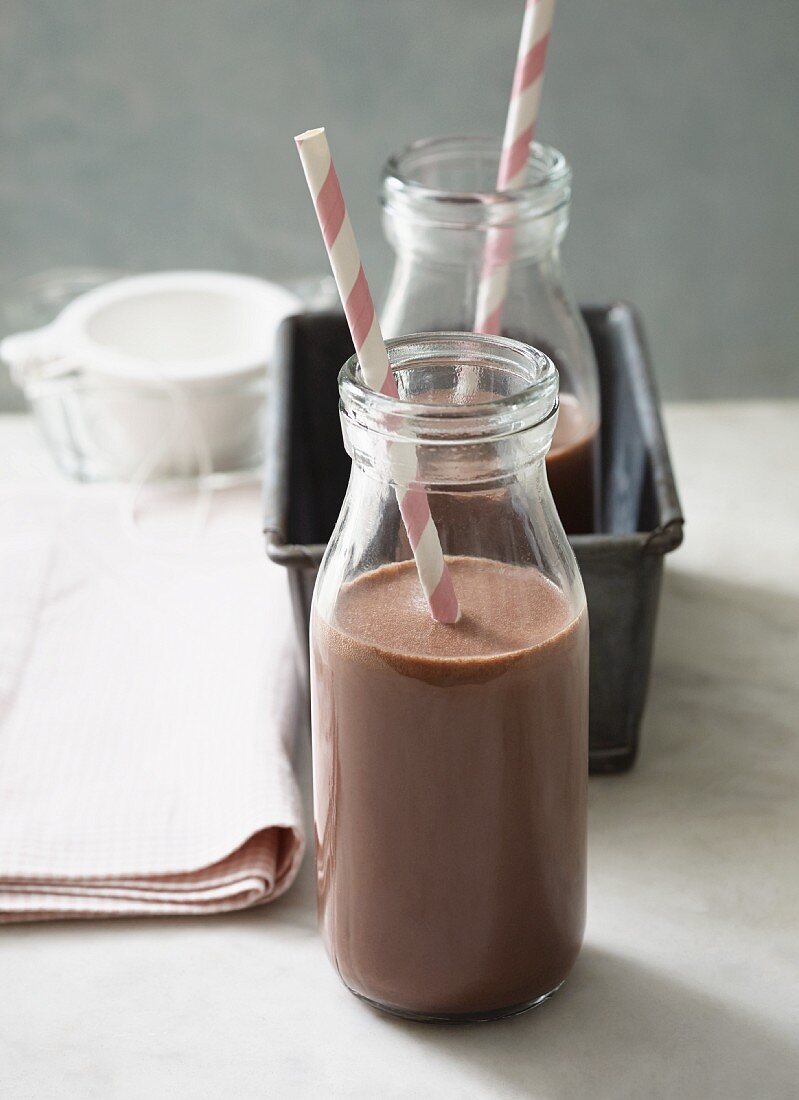Lactose-free chocolate and almond drink