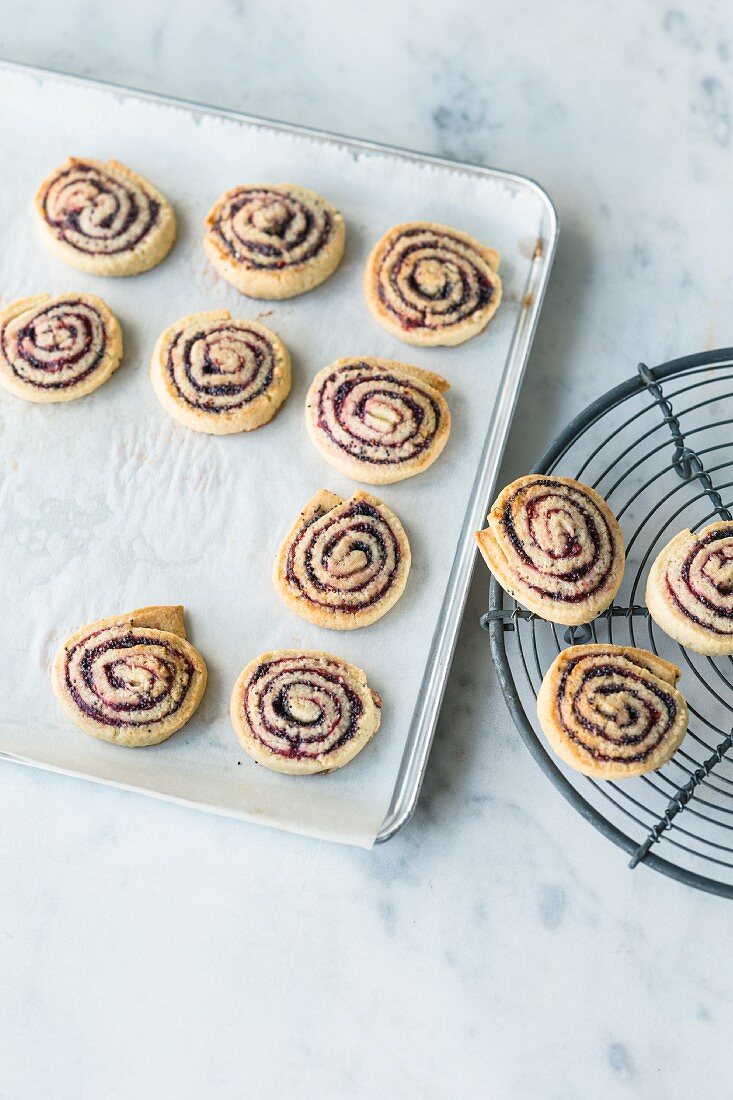 Schnelle Himbeer-Mohnschnecken