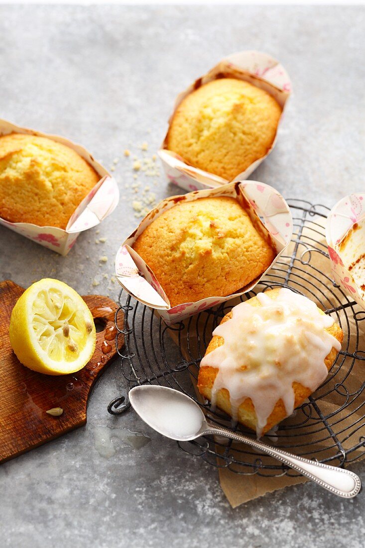 Mini Madeira cakes with lemon icing