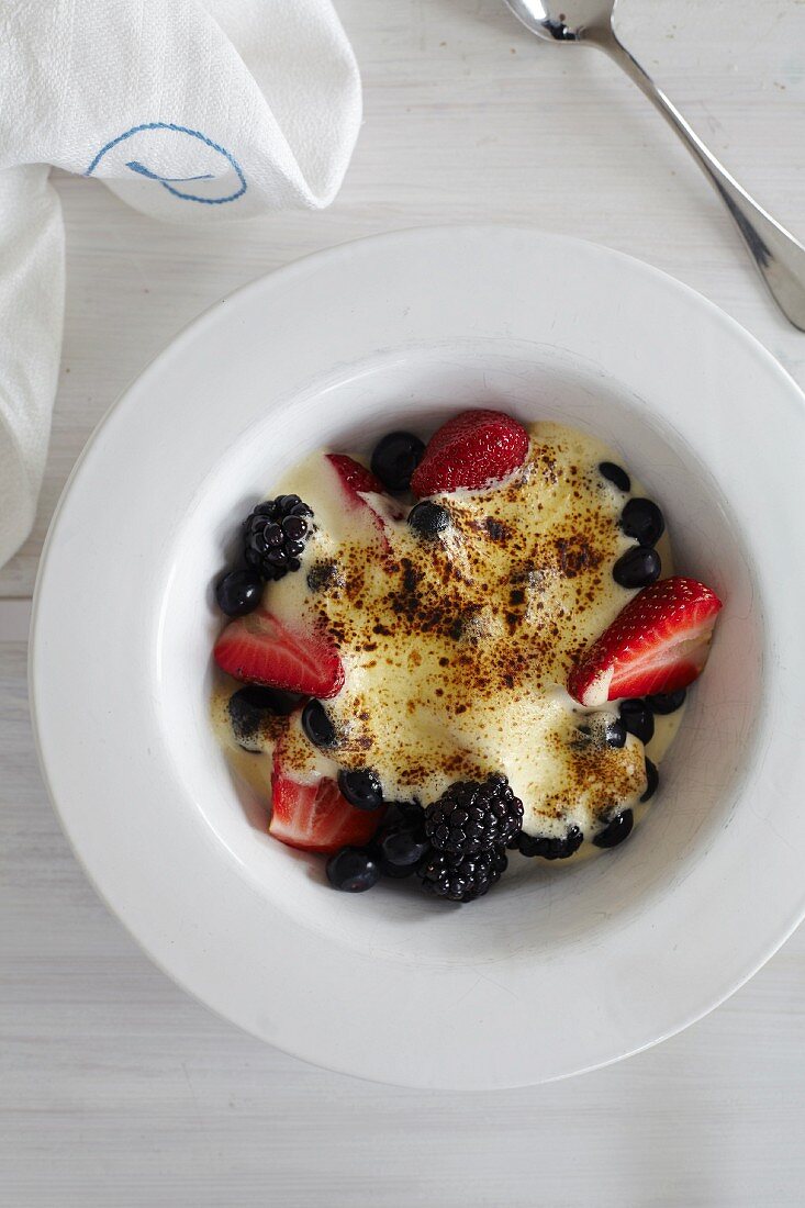 Berries with vanilla cream (seen from above)