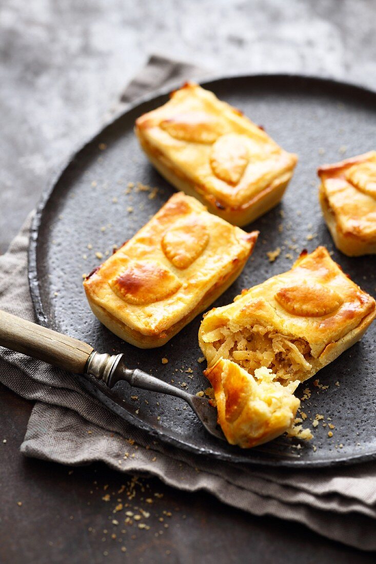 Small apple and marzipan cakes