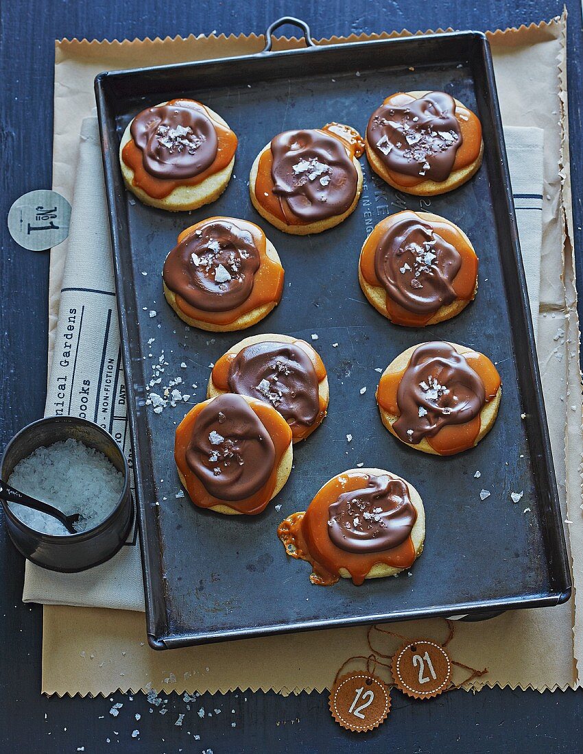 Quick and easy salted caramel cookies with chocolate glaze for Christmas
