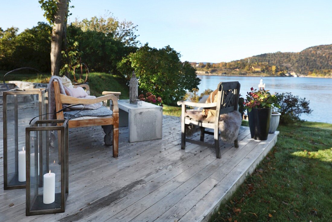 Terrassenplatz mit idyllischem Meerblick