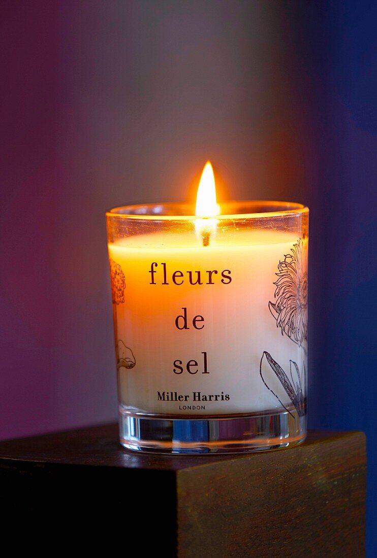 A 'Fleur de Sel' fragrant candle