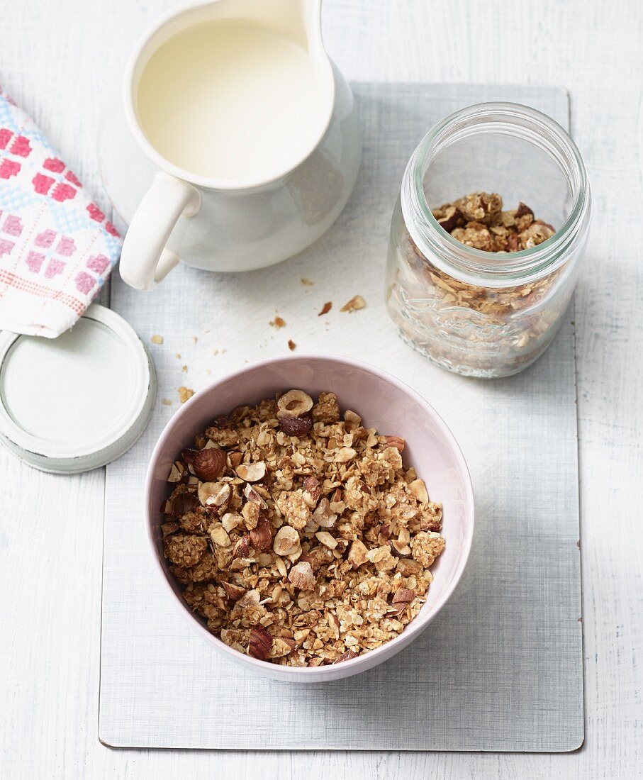 Oat and nut crunch (lactose-free)