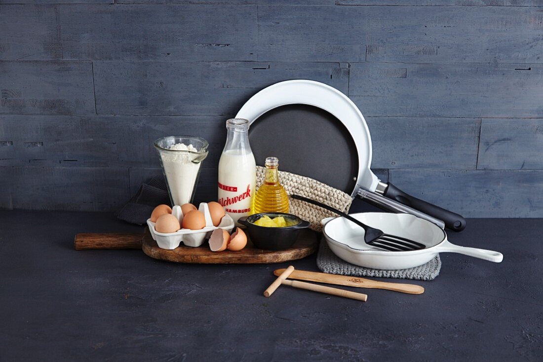 Ingredients and utensils for the preparation of pancakes and crêpes