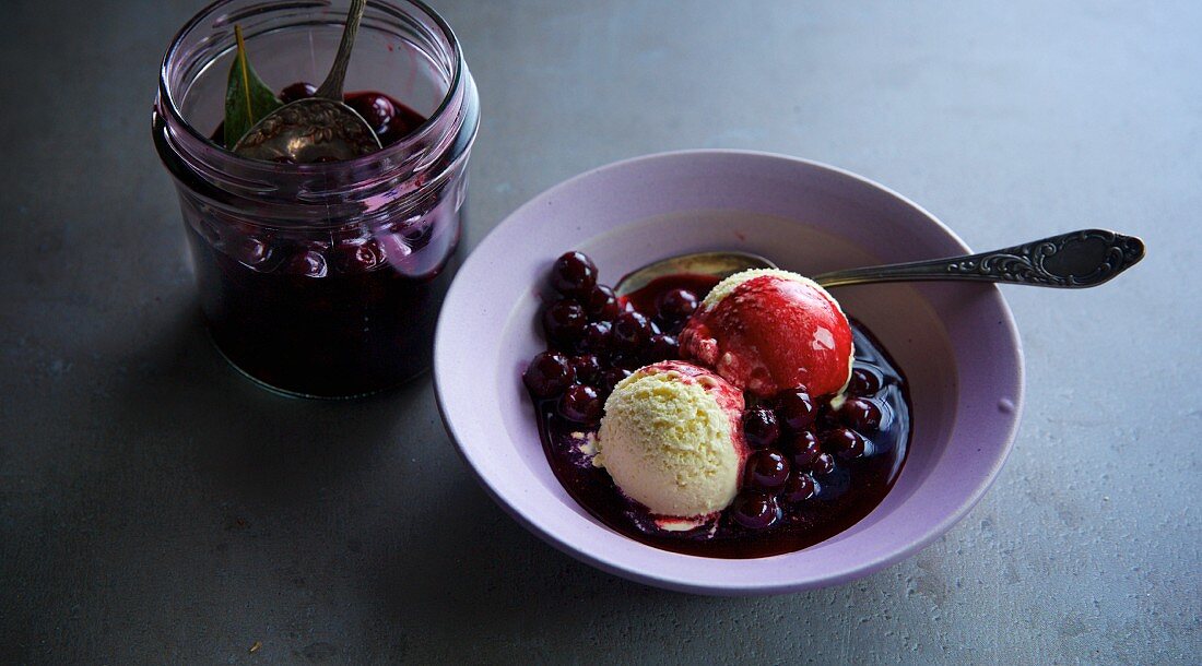 Vanilla ice cream with redcurrants soaked in red wine