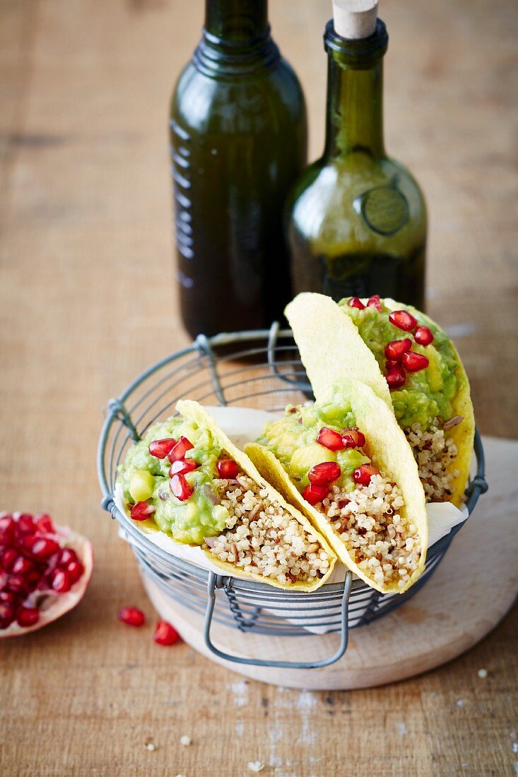 Vegane Quinoa-Tacos mit Mango-Guacamole (sojafrei)