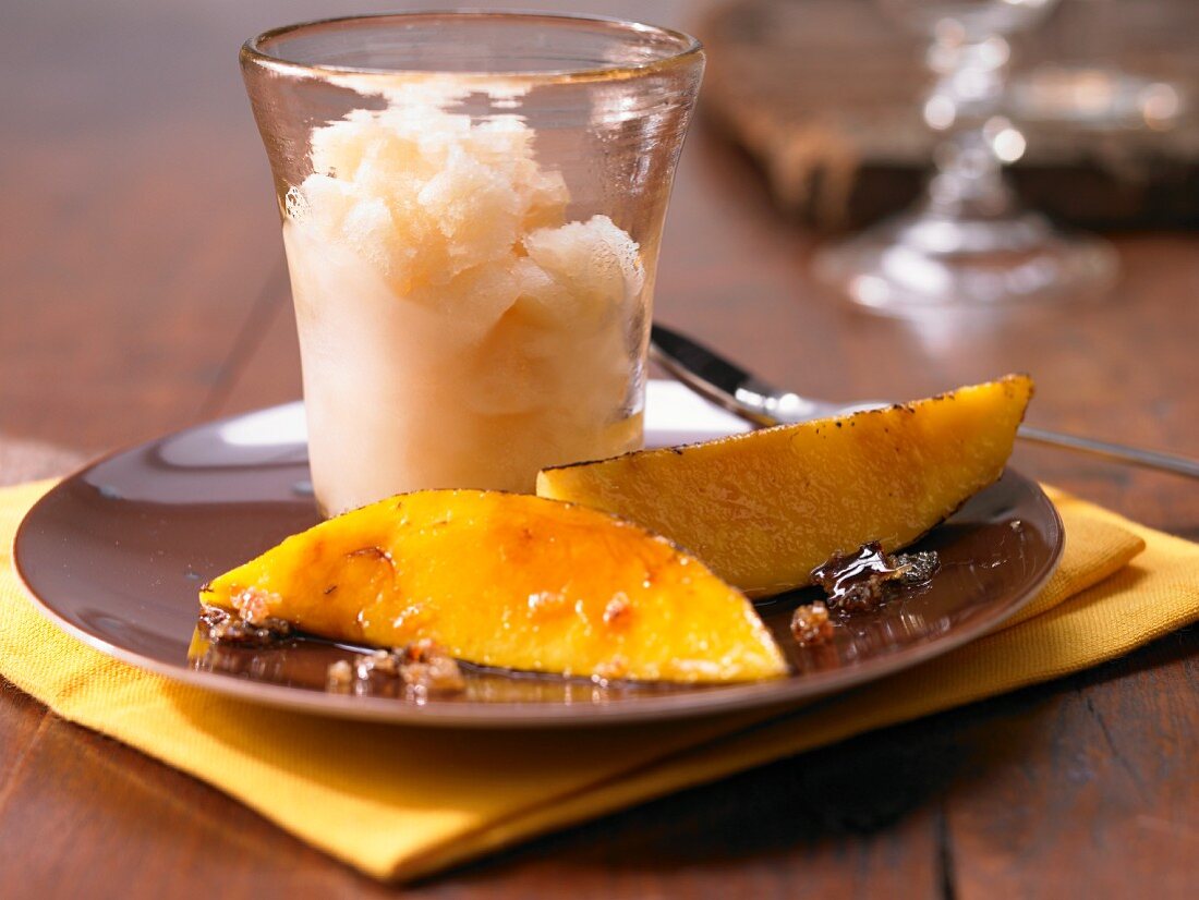 Kokosgranita mit Mango