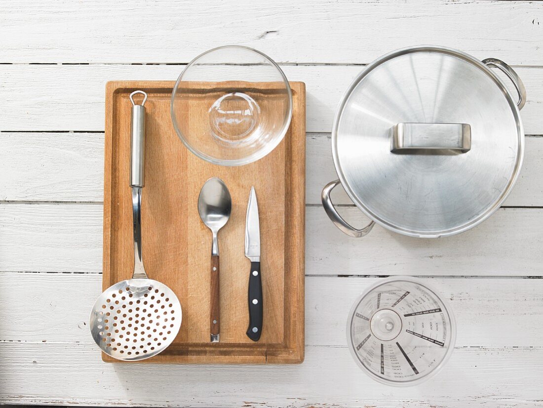 Kitchen utensils for the preparation of fruit dessert