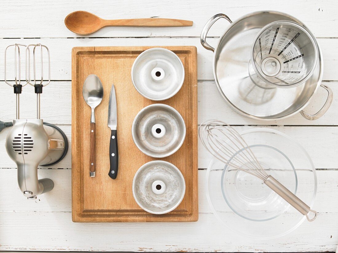 Kitchen utensils for making blancmange