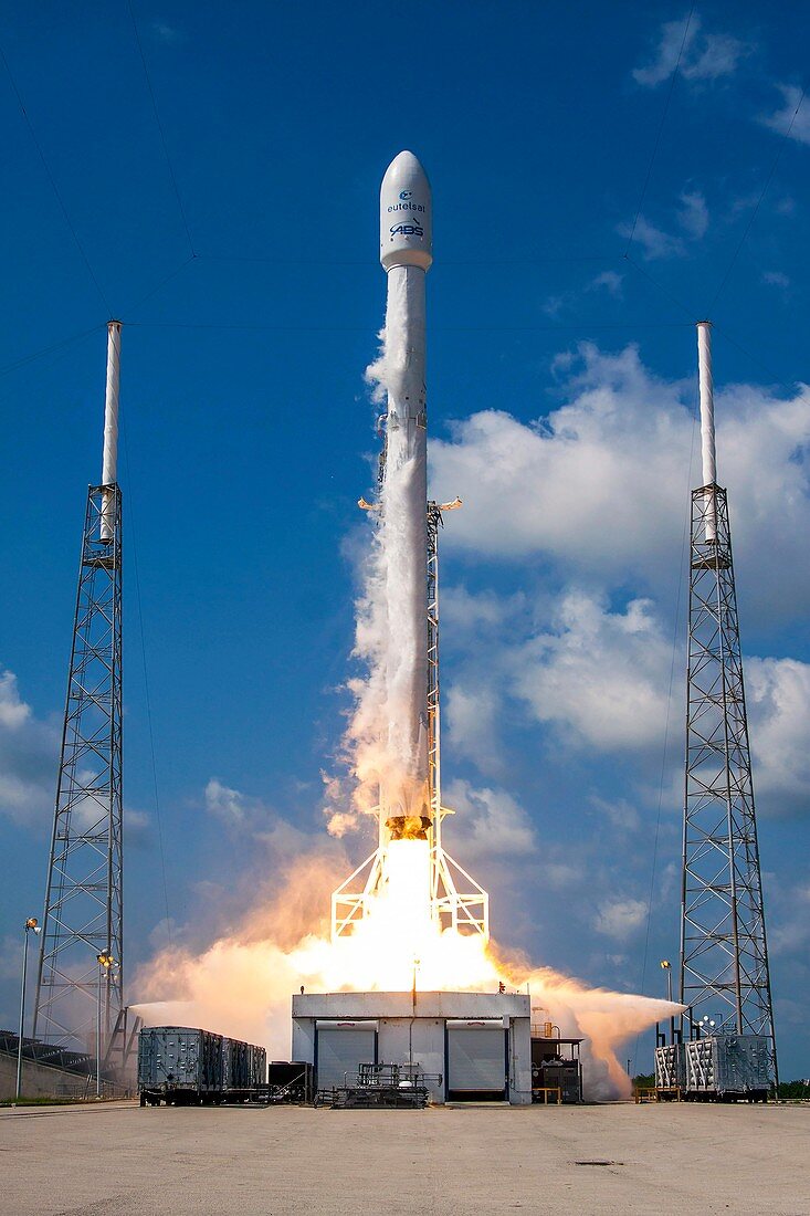 Falcon 9 rocket launch by SpaceX, 2016