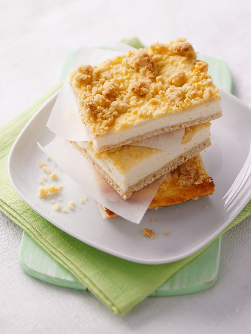 A stack of quark crumble cake slices