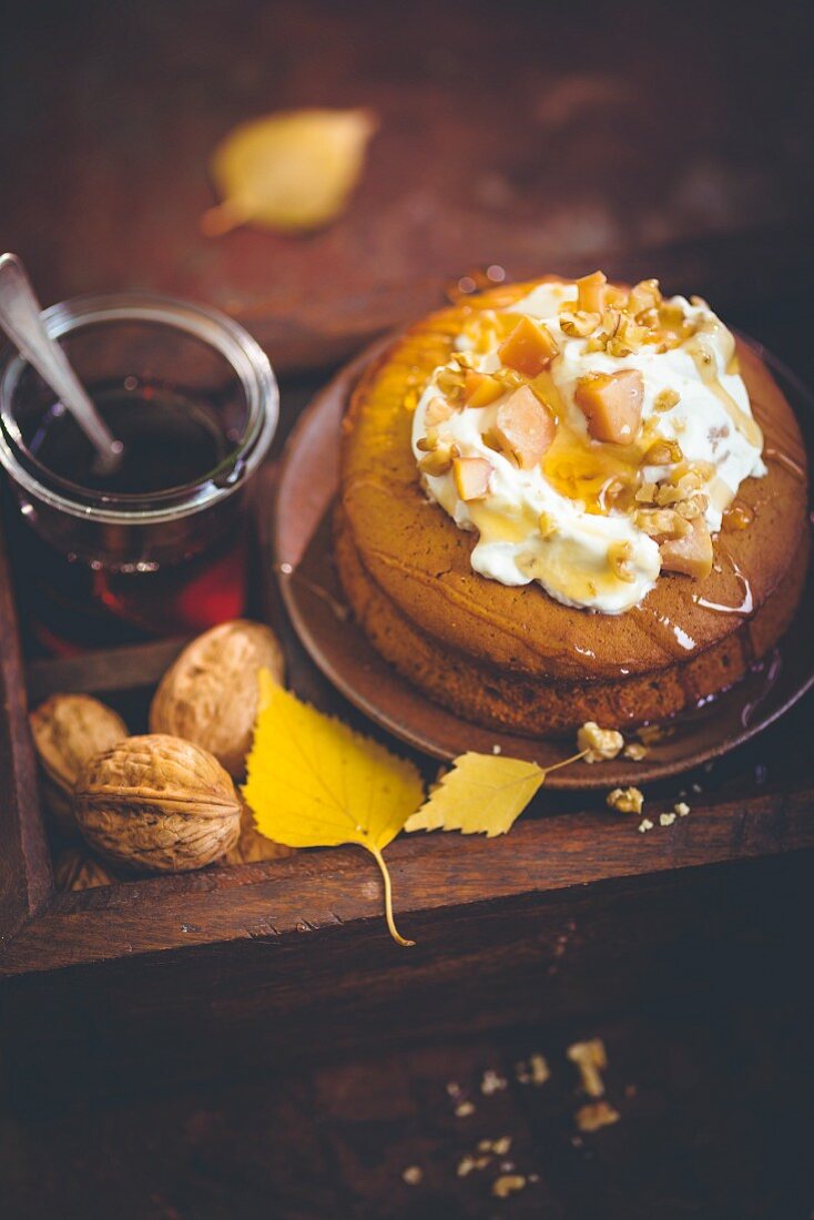 Kürbiskuchen mit Quitten und Walnüssen