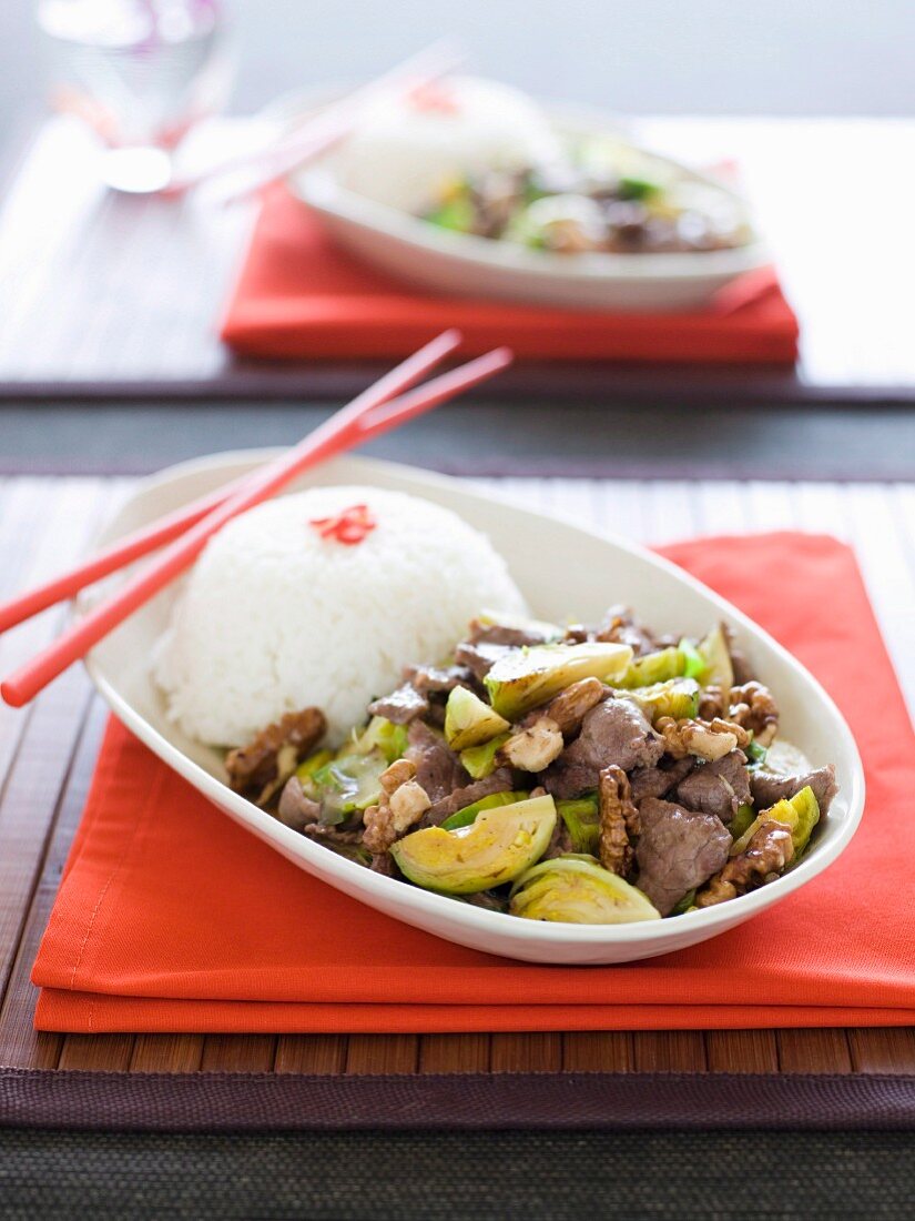 Stir-fry Beef with Brussels Sprouts and Walnuts