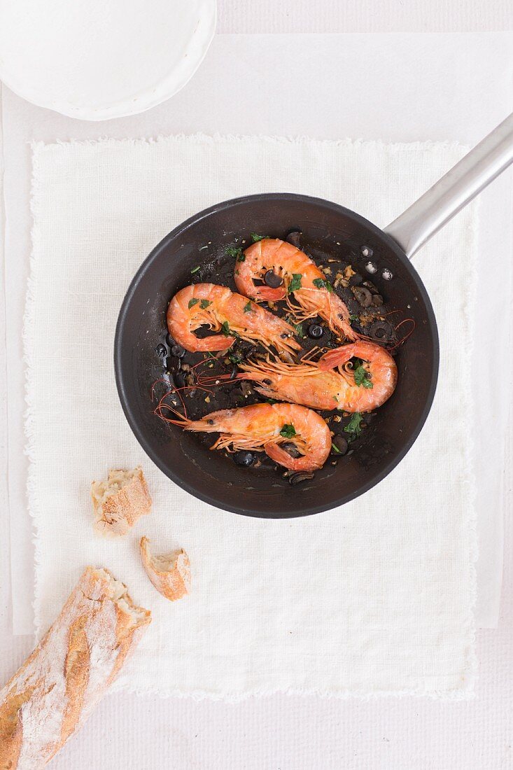 Gambas with olives