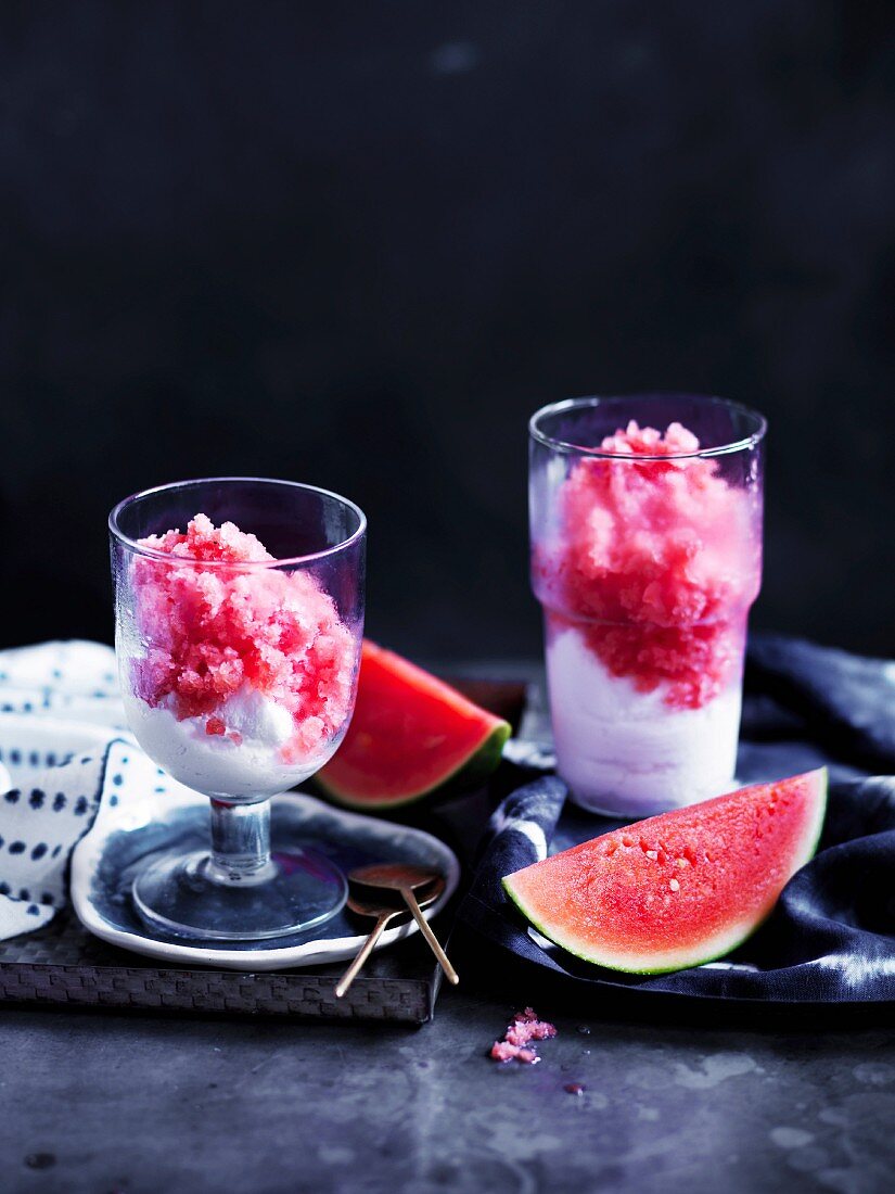 Wassermelonen-Ingwer-Granita mit Kokosjoghurt