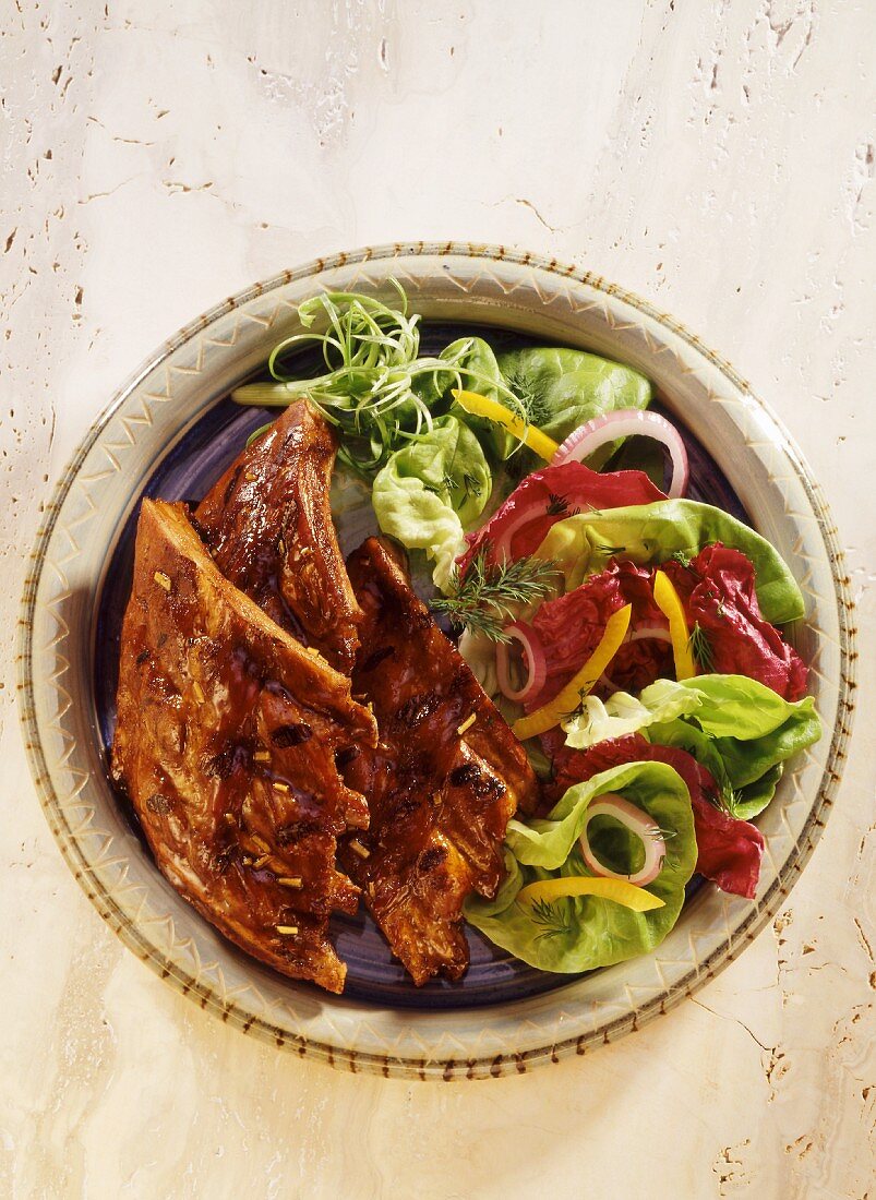 Spare ribs with a colourful salad