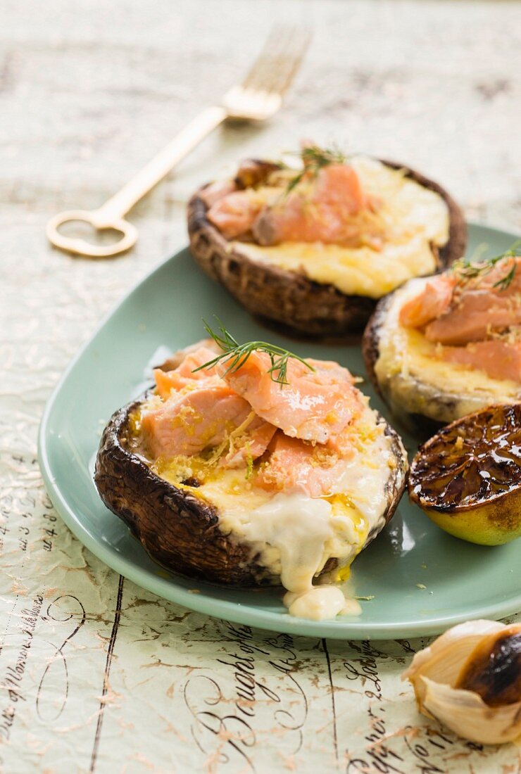 Mushrooms stuffed with Norwegian salmon and mascarpone