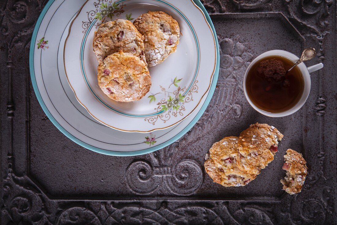 Rhubarb scones with black tea (seen from above)