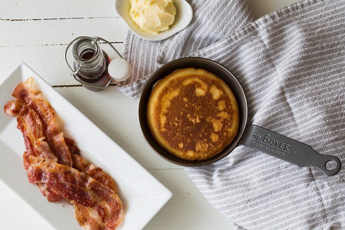 Pancakes with bacon and maple syrup