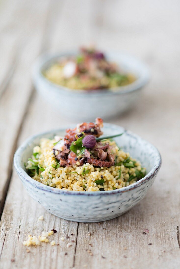 Wholemeal millet salad with parsley and tuna fish
