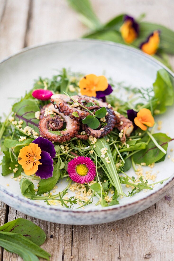 Wild herb salad with squid and wholemeal millet
