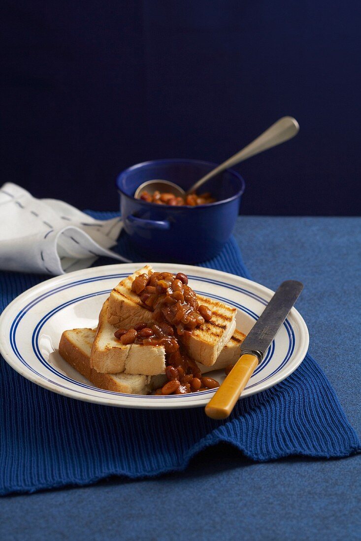 Quick baked beans on toast