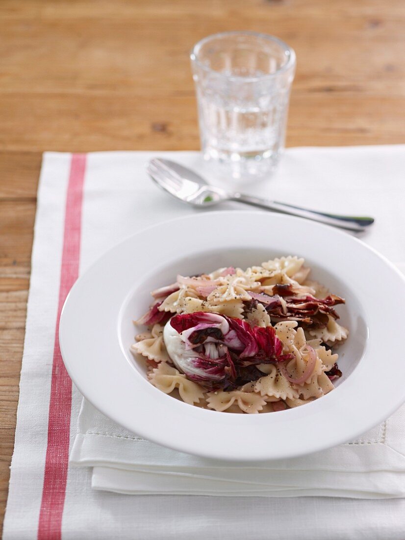 Farfalle mit Radicchio und Pancetta