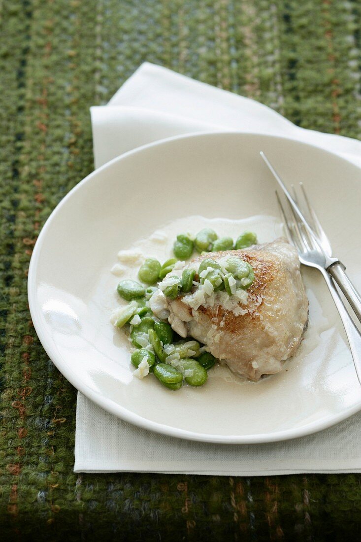 Chicken with Broad Beans and Garlic Sauce