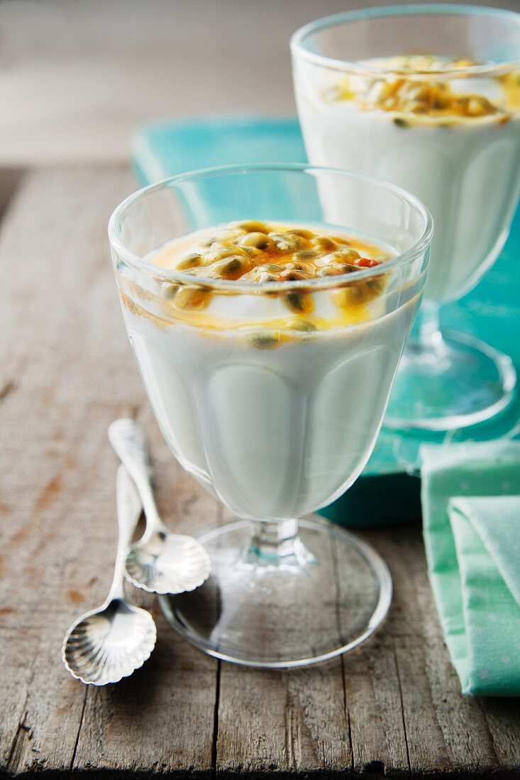 Yoghurt with passion fruit