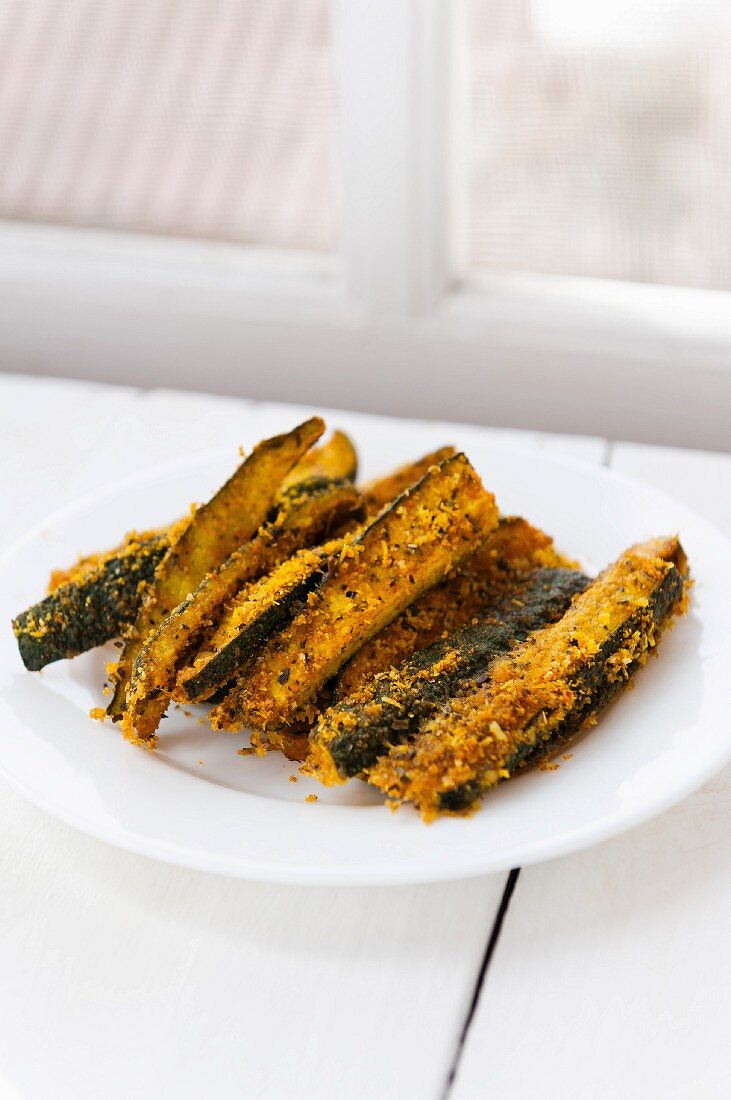Baked courgette strips with a Parmesan crust