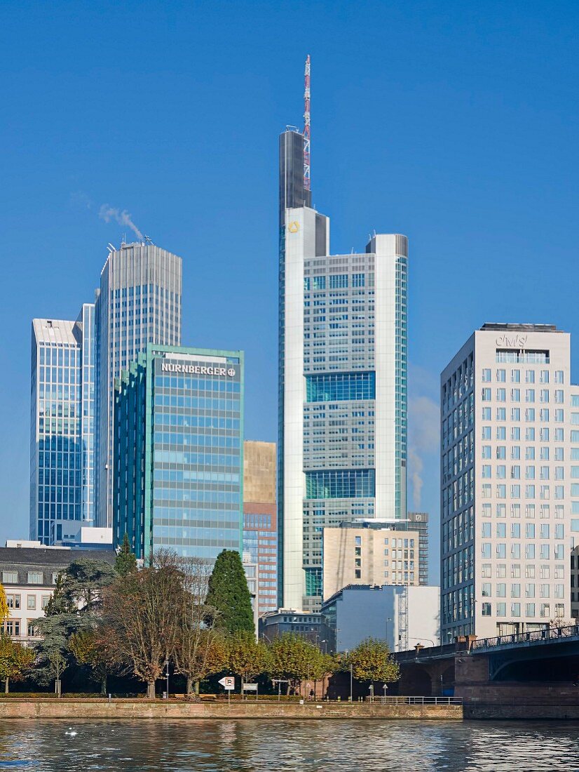 Skyline mit Commerzbank, Frankfurt am Main, Deutschland