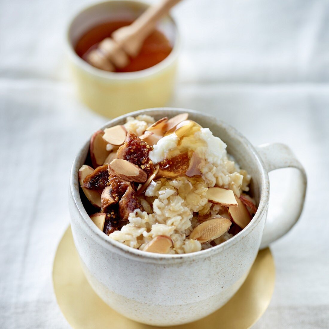 Porridge with ricotta and figs