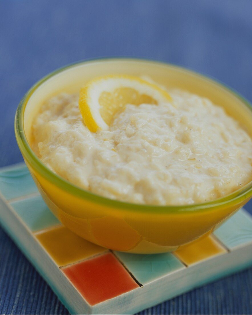 Reispudding mit Tapioka und Zitrone