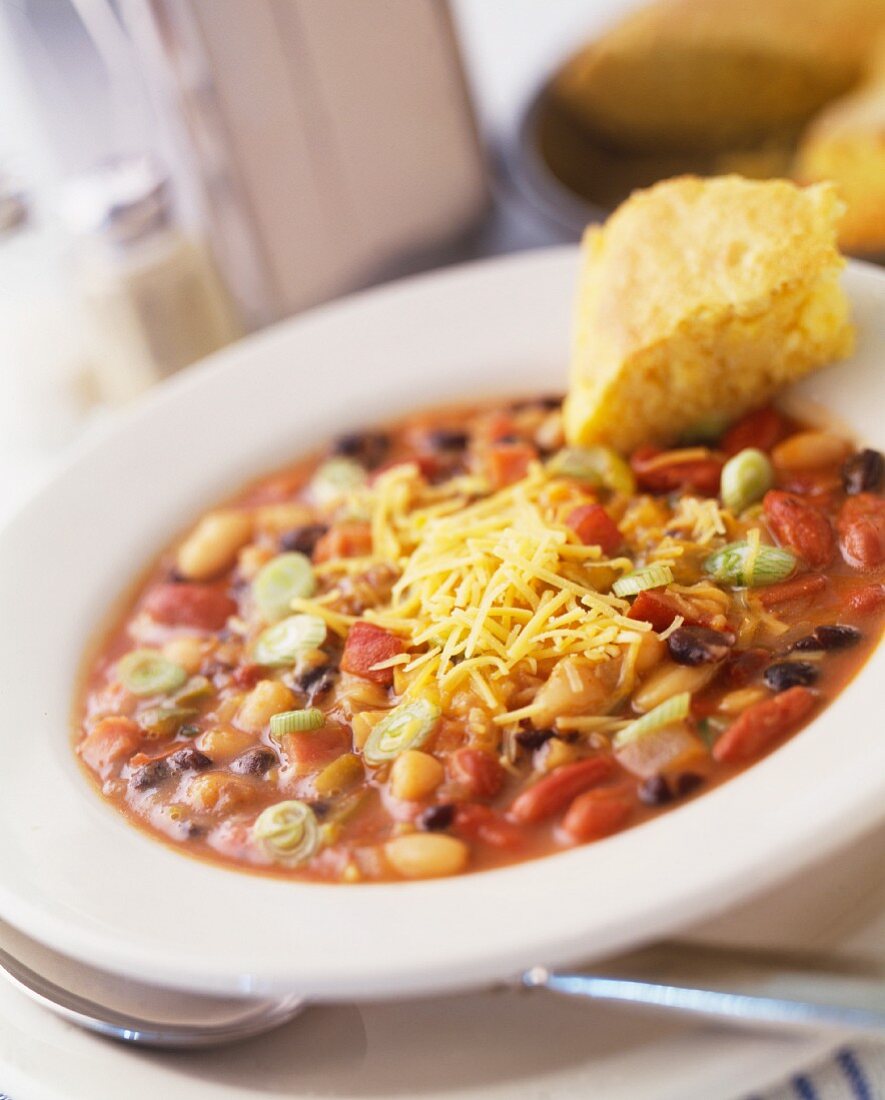 Vegetable chilli with cheese and cornbread
