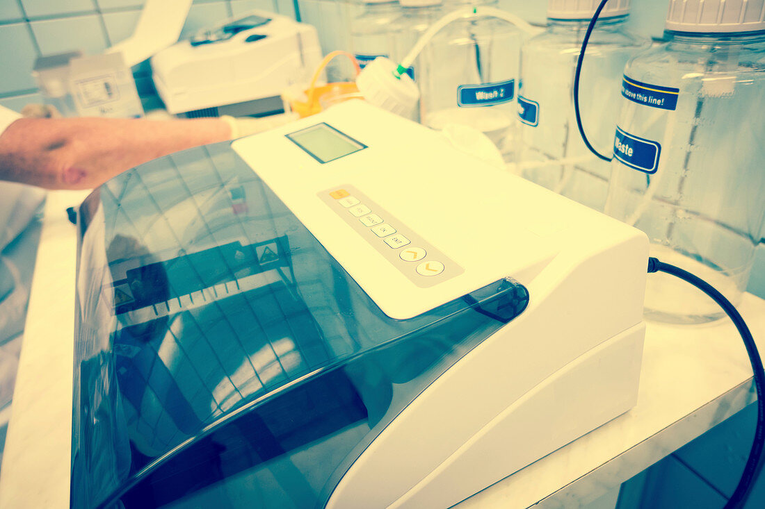 Microplate reader