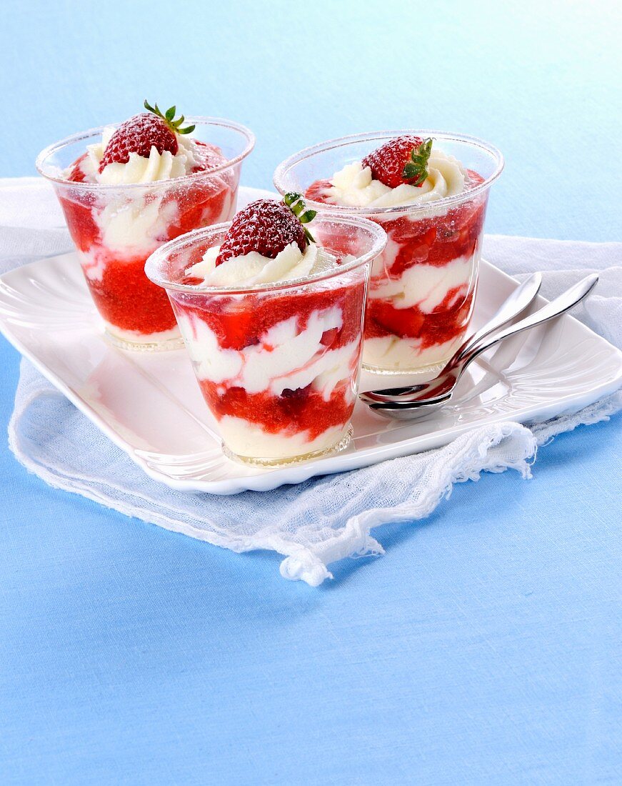 Layered desserts with cream cheese and strawberries
