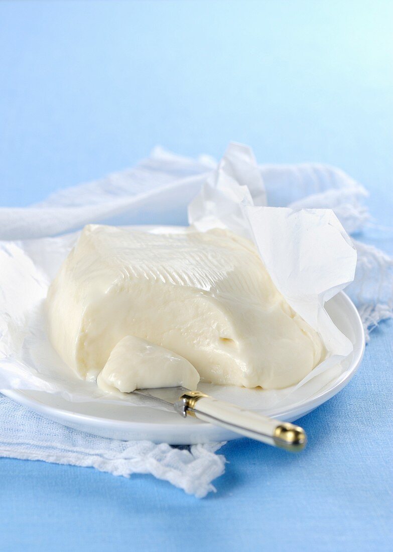 Crescenza (Stracchino), Italian soft cheese