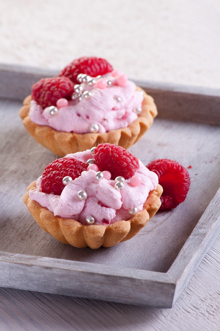 Cupcakes with raspberry mousse