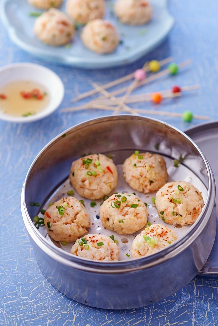 Prawn and ginger balls with a dip